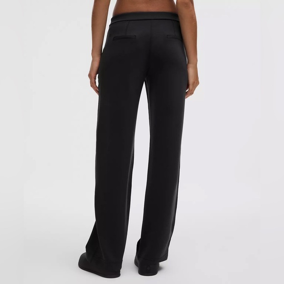 Lululemon Softstreme Pintuck Mid-Rise Pant
Regular - Picture 2 of 9
